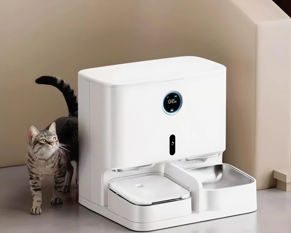 automatic pet feeder for two cats